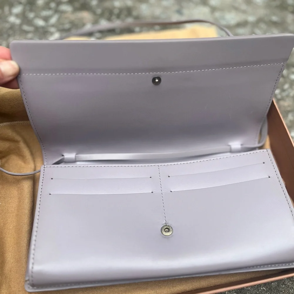 Lovely lavender LV leather bag - Picture 4 of 13